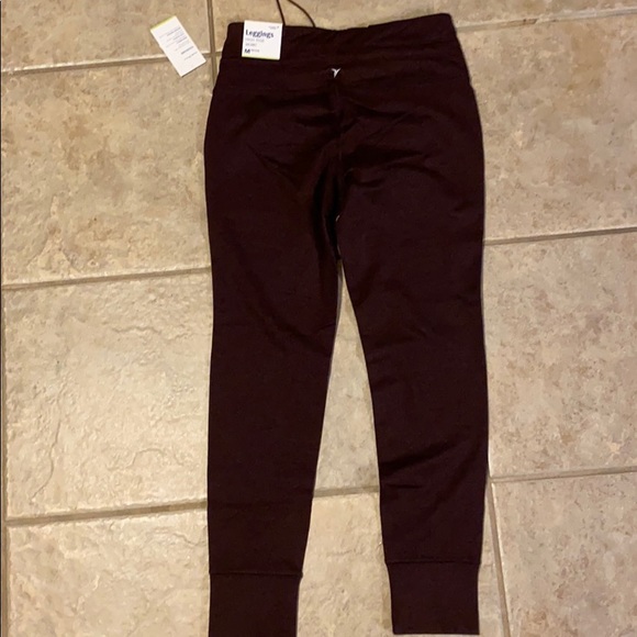 New with Tags Medium Petite Leggings - Picture 3 of 3